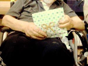 父の日・誕生日に介護施設にいる高齢のお父さんへ人気おすすめプレゼントランキング