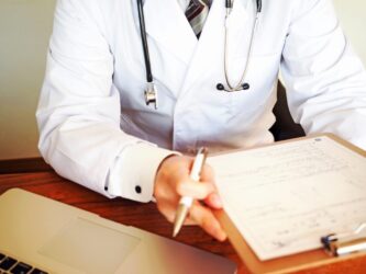 介護医療院とは 役割や定義、施設基準・費用、施設数の推移